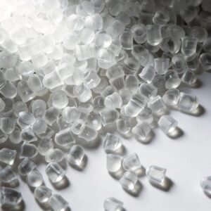 Transparente Kunststoffgranulate als Rohstoff für die industrielle Verarbeitung